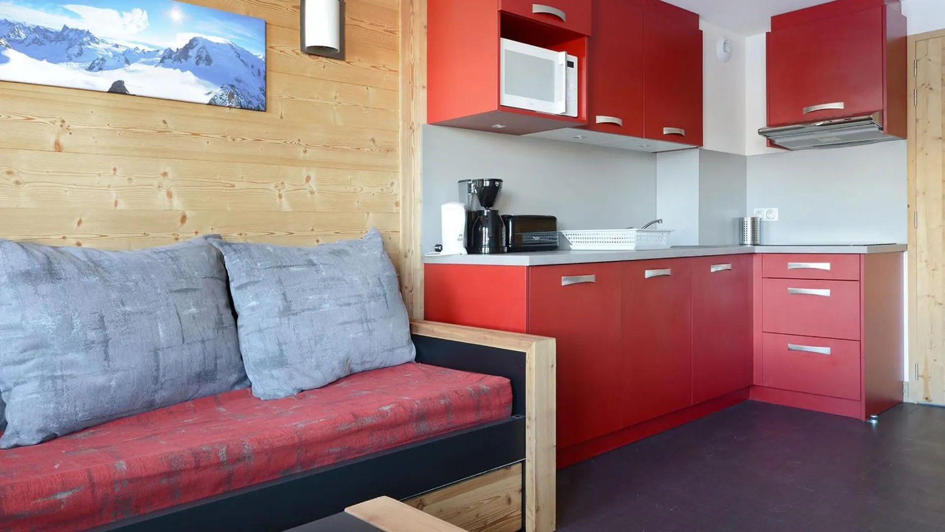 Appartement Renove Avec Retour Ski Aux Pieds, Balcon Et Parking Gratuit - Fr-1-181-1924 La Plagne-Tarentaise